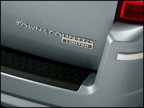 2008 Chrysler Town & Country (Photo: DaimlerChrysler)