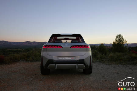 BMW Neue Klasse X concept, rear