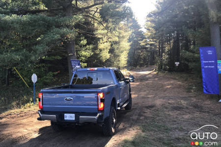 2023 Ford F-250 blue