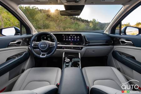 2023 Kia Sportage HEV, interior