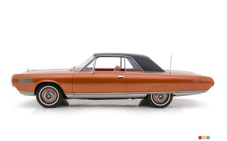 1963 Chrysler Turbine, profile