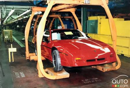 1988 Pontiac Fiero, on the assembly line in 1988