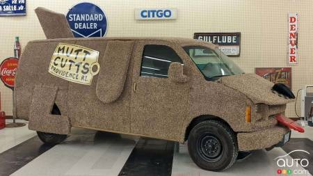 Réplique de la fourgonnette Chevrolet Express Van utilisée dans le film Dumb and Dumber (1994)