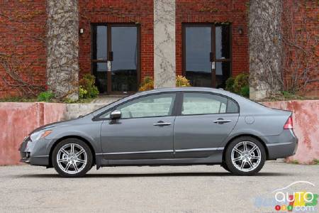 2009 Acura CSX Tech, profile