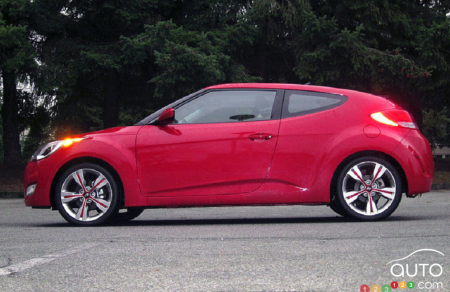 2012 Hyundai Veloster Tech Package, profile