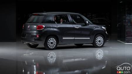 2015 Fiat 500L black