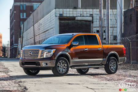 2017 Nissan TITAN