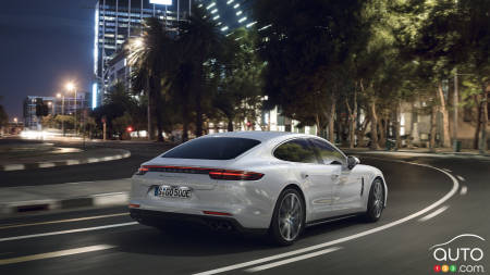 2018 Porsche Panamera Turbo S E-Hybrid