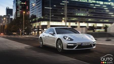 2018 Porsche Panamera Turbo S E-Hybrid