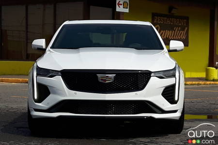 2020 Cadillac CT4-V, front