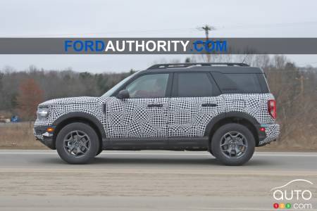 2021 Ford Bronco, profile