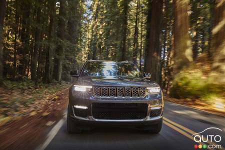 2021 Jeep Grand Cherokee L, front