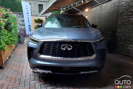 Infiniti QX60 2022, avant