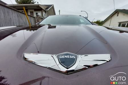 Genesis GV70 2022, écusson