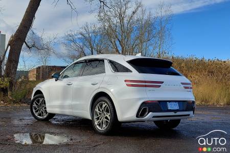 Genesis GV70 2.5T 2022, trois quarts arrière