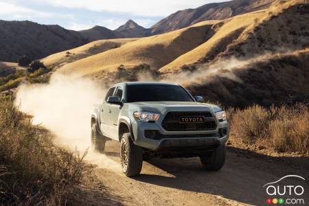 2022 Toyota Tacoma Trail, front