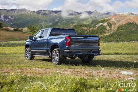 Chevrolet Silverado High Country 2022, trois quarts arrière