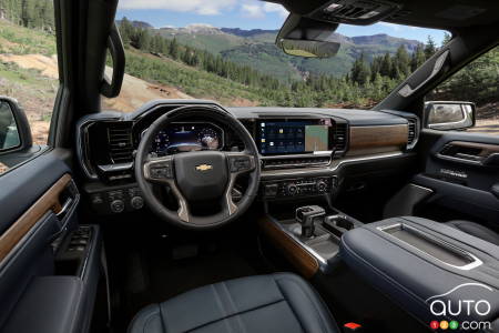 2022 Chevrolet Silverado High Country, interior