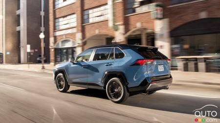 2022 Toyota RAV4 SE Hybrid, in Cavalry Blue