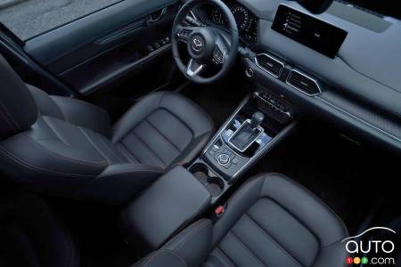 2022 Mazda CX-5, interior