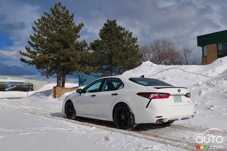 Toyota Camry - Trois quarts arrière