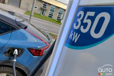 Un Volvo C40 au chargement