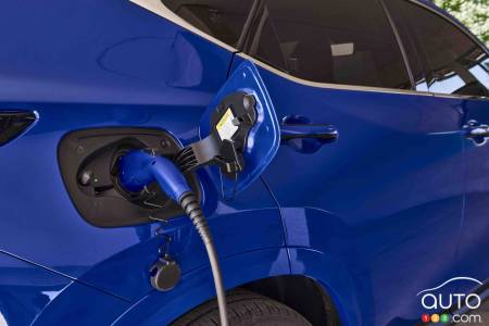 2022 Lexus NX, charging
