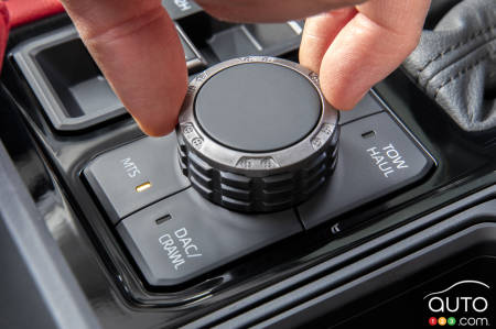 2022 Toyota Tundra, knob and buttons for the Crawl Control function