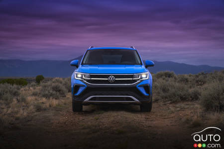 2022 Volkswagen Taos, front