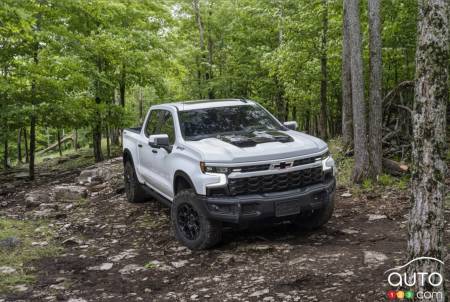 Chevrolet Silverado ZR2 Bison 2023, trois quarts avant