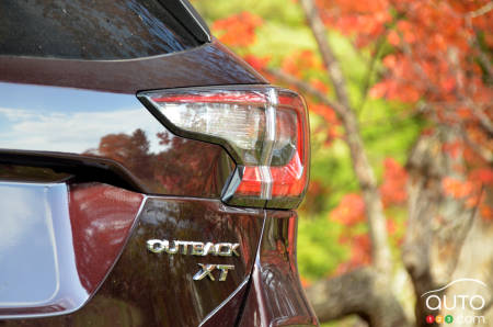 2023 Subaru Outback, rear light, badging