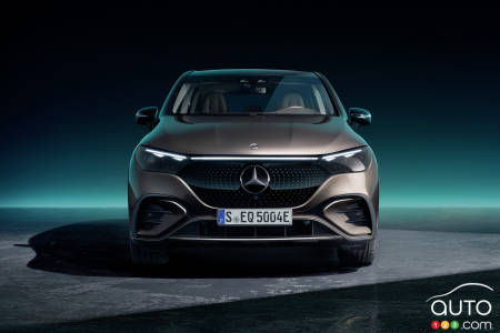 2023 Mercedes-Benz EQE SUV, front