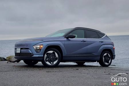 Hyundai Kona électrique 2024, de profil