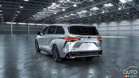 2023 Toyota Sienna, three-quarters rear