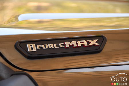 Toyota Tacoma i-Force Max 2024, écusson i-Force Max