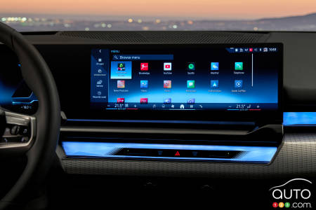 The 2024 BMW i5's multimedia screen