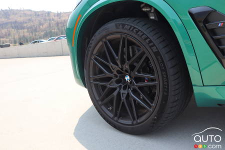 Wheel of 2024 BMW X5M Competition