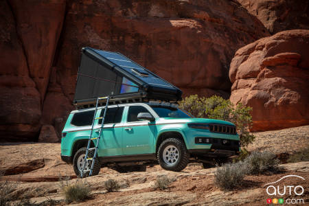 Jeep Vacationeer Concept, with roof tent
