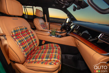 Interior of Jeep Vacationeer Concept