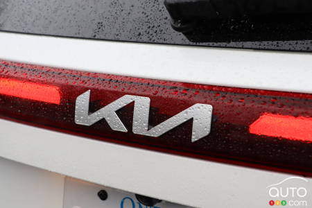 2024 Kia Seltos, Kia logo on the rear hatch