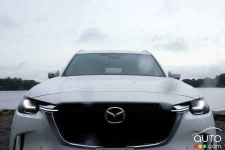 2024 Mazda CX-90 PHEV, front grille, headlights