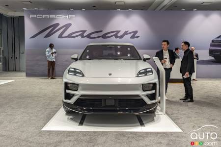 2024 Porsche Macan EV, front