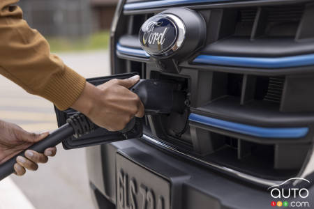 2024 Ford E-Transit, charging