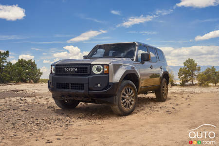 Le Toyota Land Cruiser 2025, avec des pneus Dunlop Grandtrek