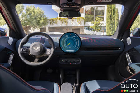 Mini Aceman, interior