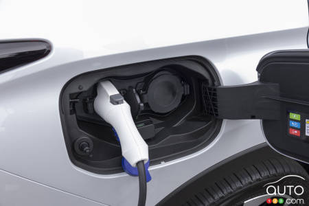 2025 Outlander Plug-in Hybrid Charging