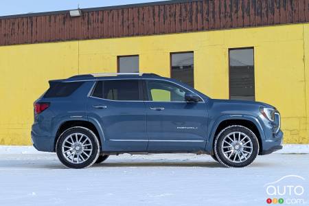 GMC Terrain Denali 2026, de profil