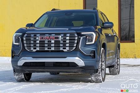 GMC Terrain Denali 2026, avant