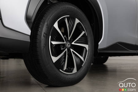 Lexus RZ 350e 2026, wheel
