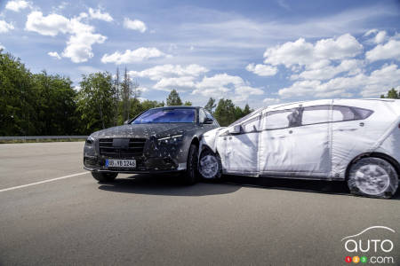 2022 Mercedes-Benz S-Class, during a lateral impact